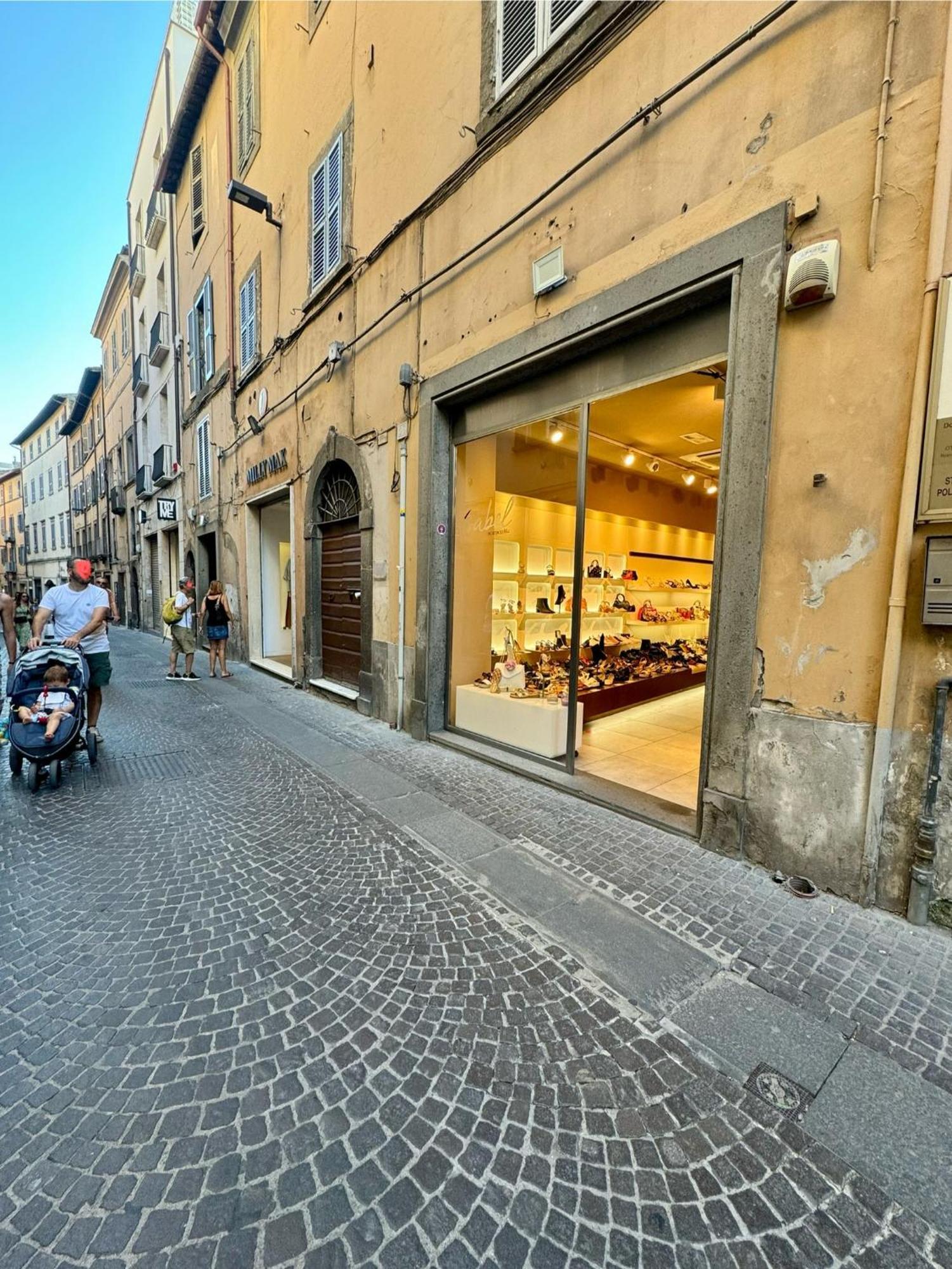 Antica Residenza Del Corso Viterbo Appartamento Vittorio Emanuele Luaran gambar